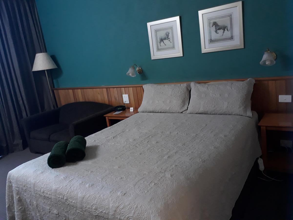Moe Motor Inn - Contactless 24 Hour Checkinn Available Dış mekan fotoğraf
